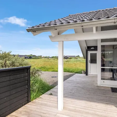 Frejdis - 1-1km From The Sea By Interhome *